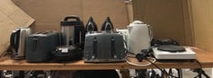 QUANTITY OF ASSORTED HOME ITEMS TO INCLUDE RUSSEL HOBBS 4 PIECE TOASTER: LOCATION - BACK TABLES(COLLECTION OR OPTIONAL DELIVERY AVAILABLE)