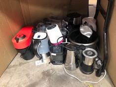 QUANTITY OF ASSORTED HOME ITEMS TO INCLUDE NINJA IMMERSION BLENDER: LOCATION - BACK TABLES(COLLECTION OR OPTIONAL DELIVERY AVAILABLE)