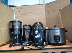 QUANTITY OF ASSORTED HOME ITEMS TO INCLUDE RUSSEL HOBS SLOW COOKER: LOCATION - BACK TABLES(COLLECTION OR OPTIONAL DELIVERY AVAILABLE)