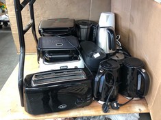 QUANTITY OF ASSORTED HOME ITEMS TO INCLUDE BREVILLE 4 PIECE TOASTER: LOCATION - BACK TABLES(COLLECTION OR OPTIONAL DELIVERY AVAILABLE)