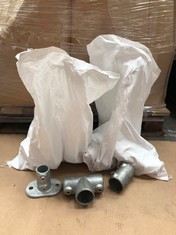 QUANTITY OF ASSORTED PLUMBING ITEMS TO INCLUDE TUBE CLAMPS 1018: LOCATION - BACK RACK(COLLECTION OR OPTIONAL DELIVERY AVAILABLE)