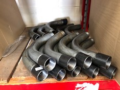 QUANTITY OF ASSORTED PLUMBING ITEMS TO INCLUDE 45 GEDREE ELBOW PIPE JOINT: LOCATION - BACK RACK(COLLECTION OR OPTIONAL DELIVERY AVAILABLE)