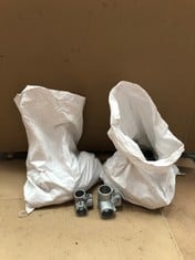 QUANTITY OF ASSORTED PLUMBING ITEMS TO INCLUDE 3 WAY TUBE CLAMPS Q128C: LOCATION - BACK RACK(COLLECTION OR OPTIONAL DELIVERY AVAILABLE)