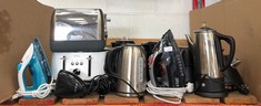 QUANTITY OF ASSORTED KITCHEN ITEMS TO INCLUDE RUSSELL HOBBS MY IRON STEAM IRON : LOCATION - BACK RACK(COLLECTION OR OPTIONAL DELIVERY AVAILABLE)