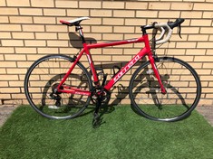 MENS CARRERA ZELOS ROAD BIKE IN RED 6061 T6: LOCATION - FRONT FLOOR(COLLECTION OR OPTIONAL DELIVERY AVAILABLE)