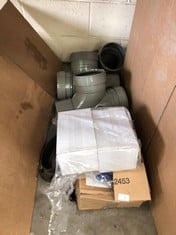 QUANTITY OF ASSORTED PLUMBING ITEMS TO INCLUDE ASA 150 R/F SLIP ON FLANGE 6: LOCATION - A RACK(COLLECTION OR OPTIONAL DELIVERY AVAILABLE)