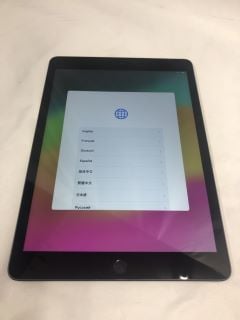 APPLE 9TH GEN IPAD, 64GB  TABLET WITH WIFI (RRP - £295): MODEL NO MK2K3B/A  [JPTE61960]: LOCATION - Q2