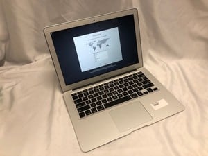 APPLE MACBOOK AIR, INTEL I5-5250U, 4GB RAM. 128GB STORAGE LAPTOP: MODEL NO A1466. 13.5" SCREEN  [JPTE61721]: LOCATION - C5