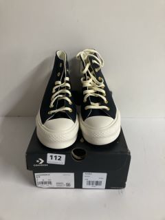 CONVERSE KIDS SHOES - SIZE: 5