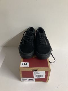 VANS OLD SKOOL SHOES - SIZE: 13