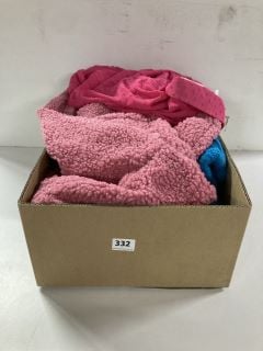 BOX OF ASSORTED WOMEN'S CLOTHING (ASSORTED SIZES)