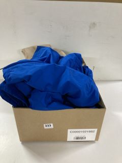 BOX OF ASSORTED WOMEN'S CLOTHING (ASSORTED SIZES)