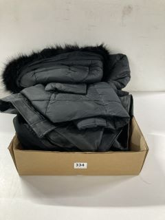 BOX OF ASSORTED WOMEN'S CLOTHING (ASSORTED SIZES)