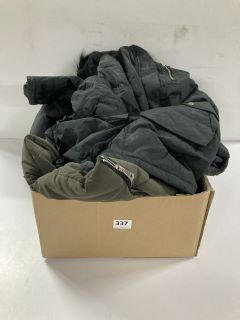 BOX OF ASSORTED WOMEN'S CLOTHING (ASSORTED SIZES)