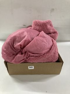 BOX OF ASSORTED WOMEN'S CLOTHING (ASSORTED SIZES)