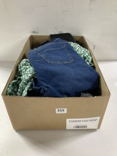 BOX OF ASSORTED WOMEN'S CLOTHING (ASSORTED SIZES)