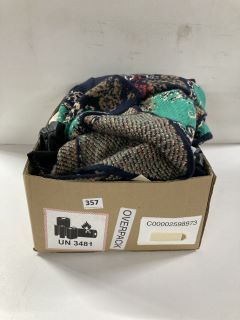 BOX OF ASSORTED WOMEN'S CLOTHING (ASSORTED SIZES)