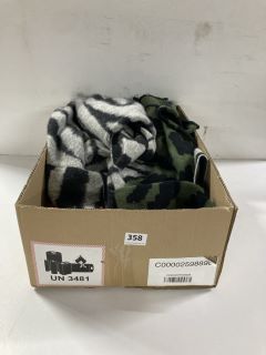 BOX OF ASSORTED WOMEN'S CLOTHING (ASSORTED SIZES)