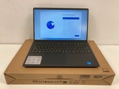 LAPTOP DELL INSPIRON 15 3520 256 GB (ORIGINAL RRP - 499,00 EUROS) IN BLACK. (WITH BOX AND CHARGER, SCREEN WITH CONTINUOUS PARALLEL LINES, SEE IN PHOTOS). I5-1135G7, 8 GB RAM, , INTEL IRIS XE GRAPHICS