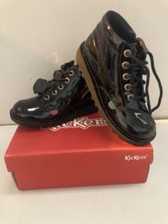 KICKERS KICK HI ZIP PATL UK SIZE: 4 OLDER