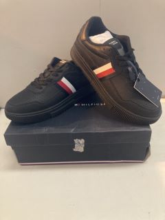 TOMMY HILFIGER SUPERCUP LEATHER STRIPES UK SIZE: 8