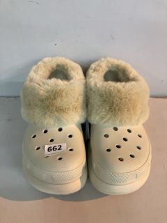 CROCS UK SIZE: 9