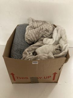 BOX OF ASSORTED SOFT FURNISHINGS