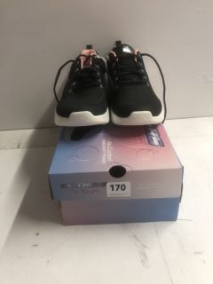 SKETCHERS LITE FOAM IN BLACK SIZE 6