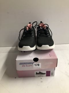 SKETCHERS LITE FOAM IN BLACK SIZE 8