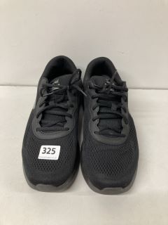 SKETCHERS LITE FOAM IN BLACK SIZE 10