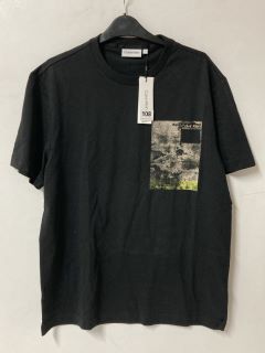 CALVIN KLEIN PHOTO PRINT T SHIRT L