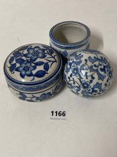 BLUE & WHITE DECORATIVE DÉCOR ITEMS INC PORCELAIN VINTAGE BALL