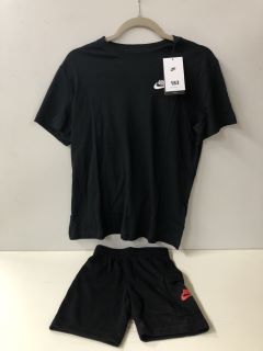 NIKE KIDS T SHIRT AND JOGGERS M