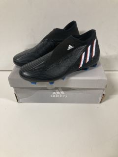 ADIDAS PREDATOR EDGE SIZE 8