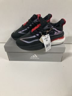 ADIDAS TRAINERS SIZE 4