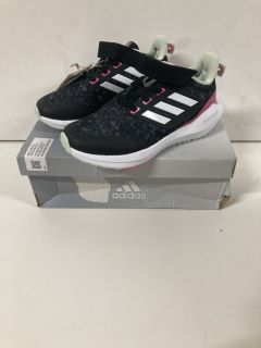 ADIDAS TRAINERS SIZE 1