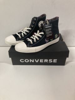 CONVERSE SNEAKERS SIZE 9.5