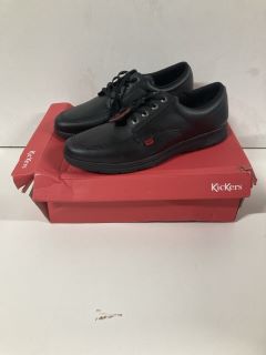 KICKERS SIZE 10