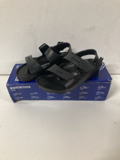 BIRKENSTOCKS SIZE 30