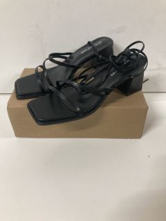 BOOHOO WOMEN'S SHOES SIZE 6