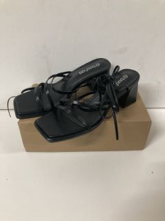 BOOHOO WOMEN'S SHOES SIZE 6