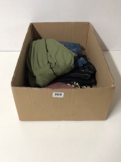 A BOX OF ASSORTED CLOTHING TO INCLUDE YOURS TOP SIZE 16