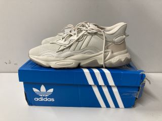 ADIDAS OZWEEGO TRAINERS SIZE 6.5