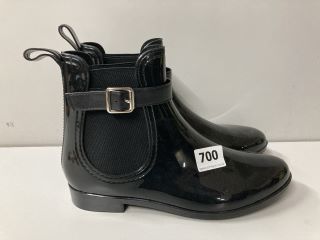 PVC CHELSEA BOOTS SIZE 8