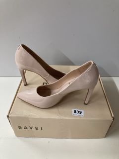 RAVEL HEELS SIZE 7