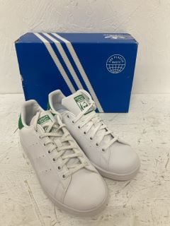 ADIDAS STAN SMITH J SHOES SIZE:5