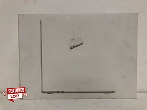 APPLE MACBOOK AIR 15" 512GB WITH APPLE M2 CHIP MODEL: A2941 RRP £1299.99