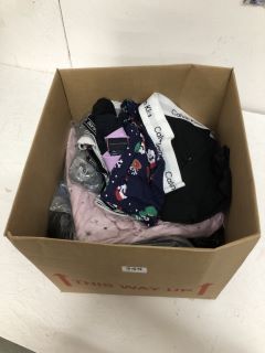 BOX OF ASSORTED DESIGNER CLOTHING IN VARIOUS SIZES & DESIGNS