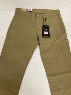 LEVIS CHINOS SIZE 36W 32L