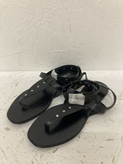 BOOHOO WOMENS SANDALS SIZE:3